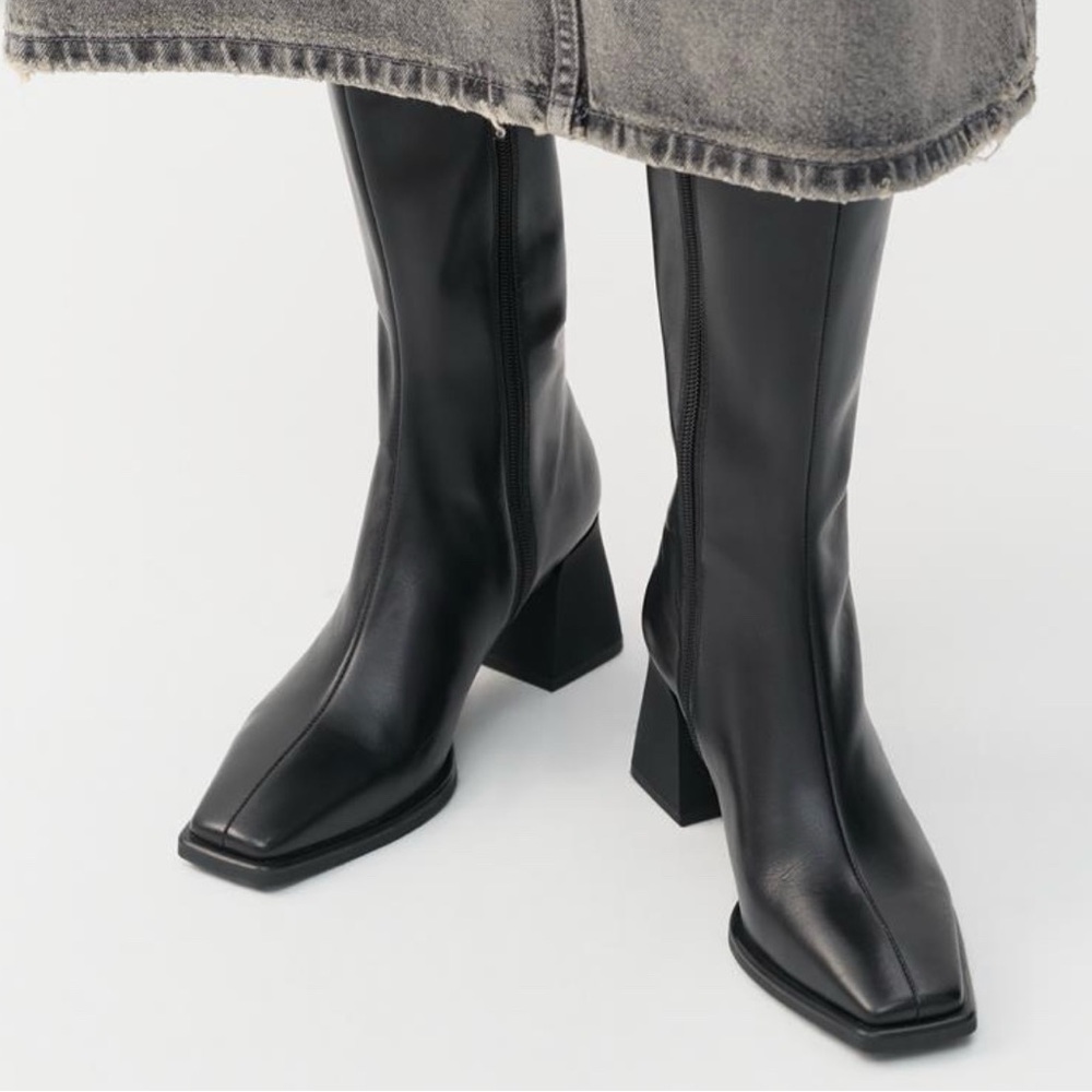 Vagabond Black Heeled Boots - Picture 13 of 14